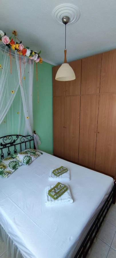 Sunflower Apartment Nea Peramos  Exterior photo