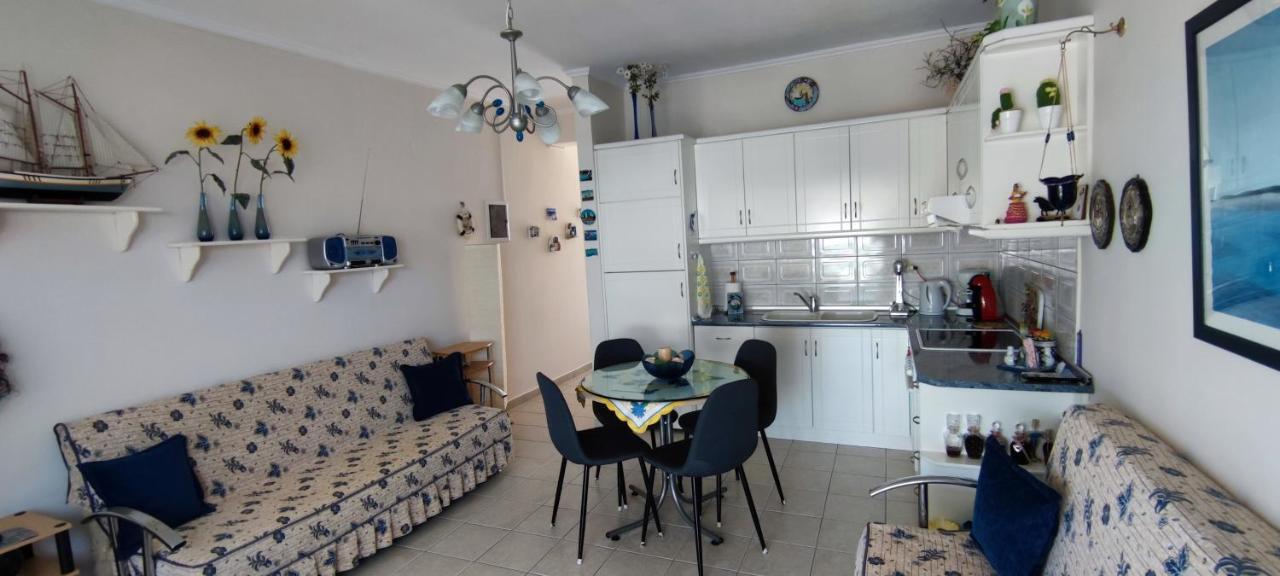 Sunflower Apartment Nea Peramos  Exterior photo